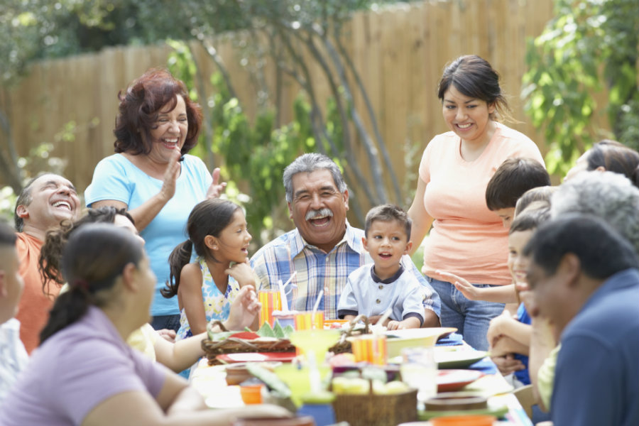 People who are extremely close to family members have a 6 percent risk of mortality after retirement. Photo credit: Outlook