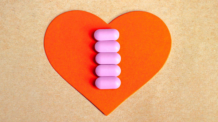 Statins reduce the risk of suffering heart attacks, strokes and having to be submitted to coronary bypass procedures by 25 percent. Photo credit: Alamy / Everydayhealth.com