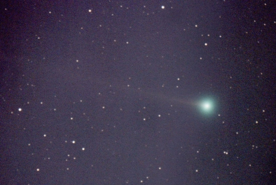 The “New Year’s Eve Comet” will pass near the moon, Photo credit: Fay Observer 