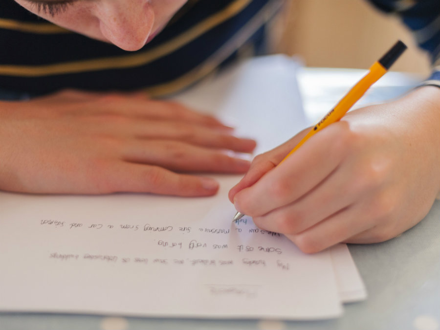 People with a slender jaw and a convex facial profile have more chances of being left-handed. Image credit: Independent