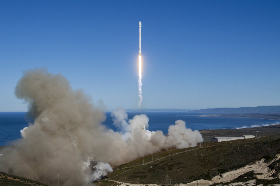 The idea is that, after a rocket flies over the 62-kilometer mark, it will no longer be subjected to taxation because it is no longer on Earth. Image credit: Enlarge / ArsTechnica