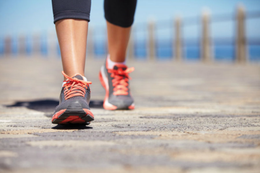 A prototype wireless device developed by scientists at MIT can help people monitor their walking speed. Image credit: Healthy Life & Beauty