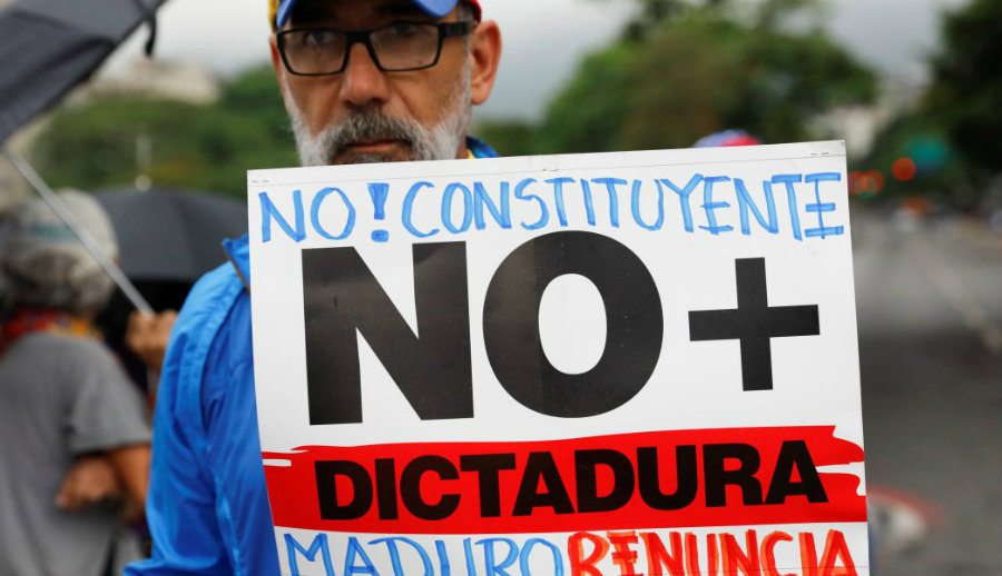 Most Venezuelans reject the constituent. Image credit: Reuters / Televisa 