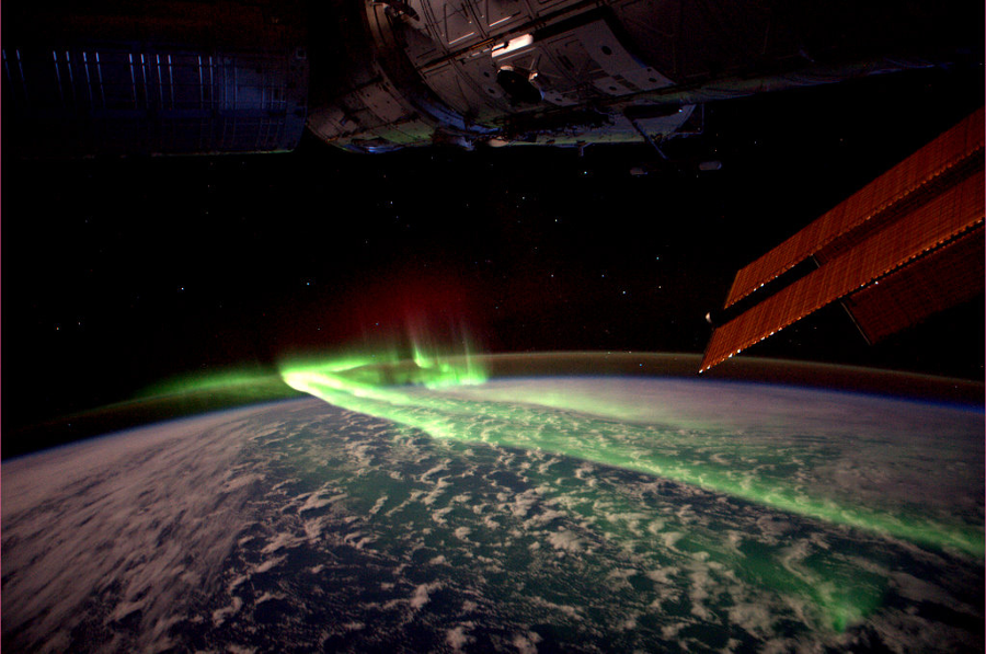 An Earth aurora seen from the ISS. Image Credit: ESA