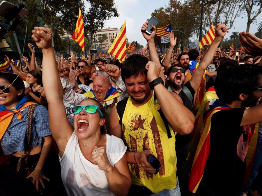 Catalonia declaration of independence, Spain dismisses Catalonia leaders